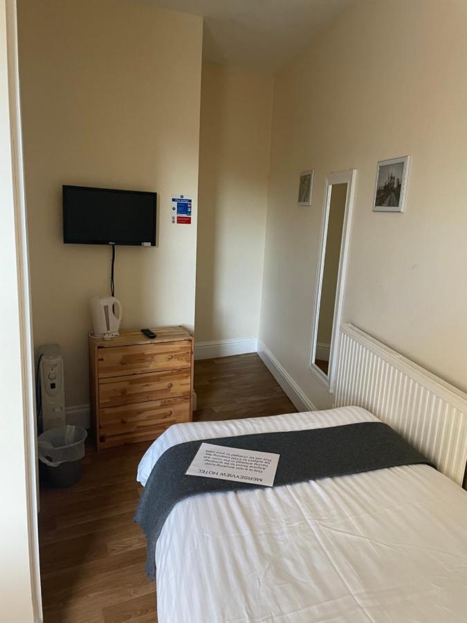Mersey View & Pub 3* Hale (Merseyside)